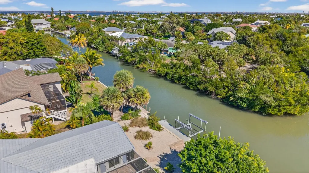 952 Kings Crown Drive Sanibel FL 33957