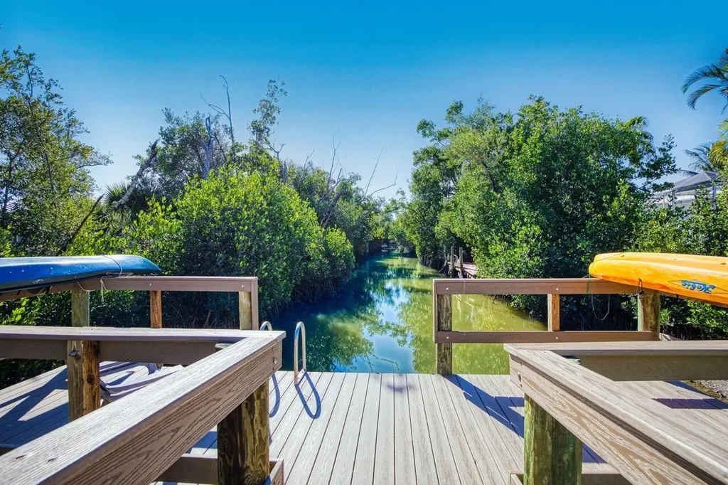 601 Periwinkle Way Sanibel FL 33957