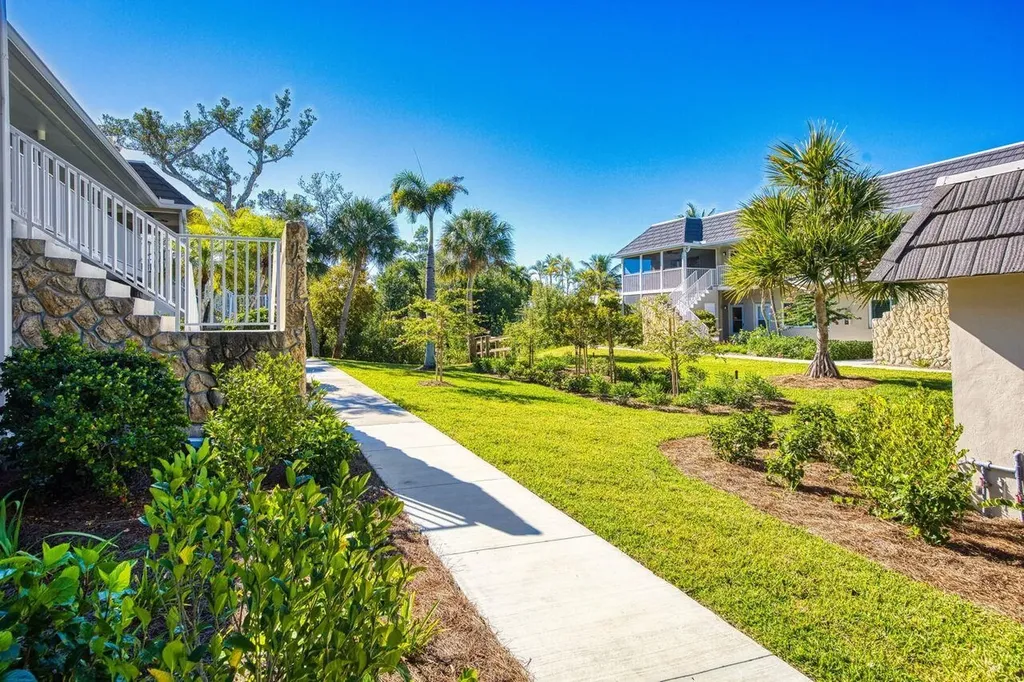 601 Periwinkle Way Sanibel FL 33957
