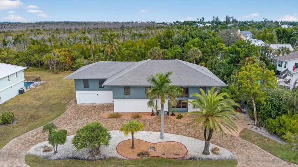 1379 Albatross Road Sanibel FL 33957