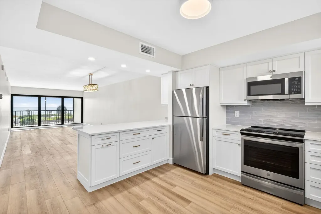 2737 W Gulf Drive Sanibel FL 33957