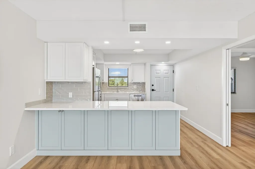 2737 W Gulf Drive Sanibel FL 33957