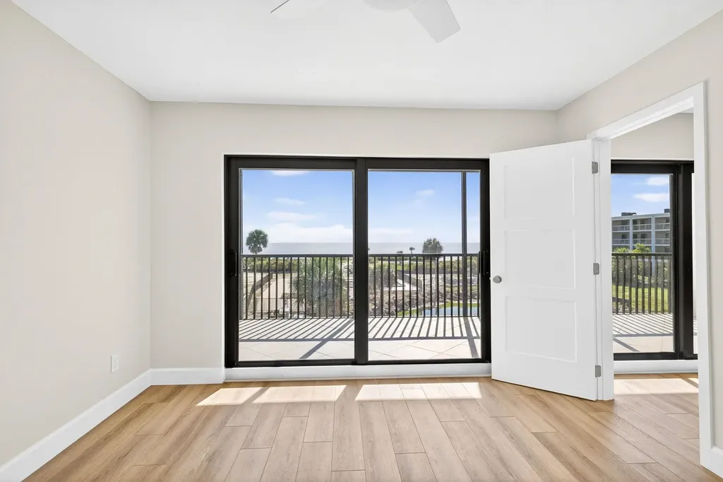 2737 W Gulf Drive Sanibel FL 33957