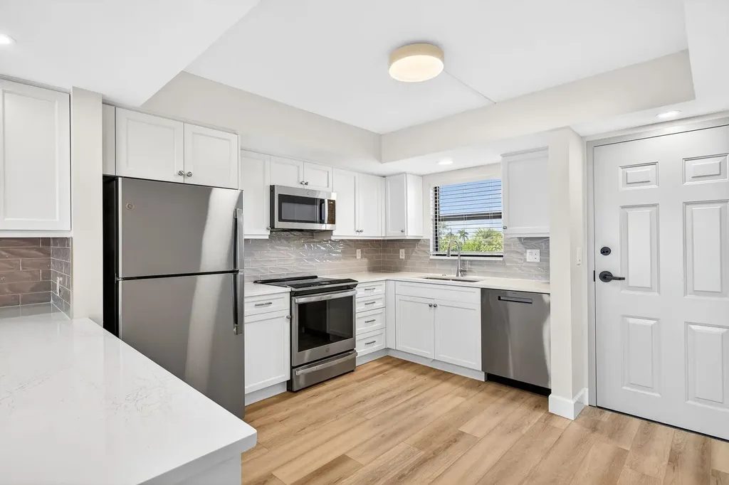 2737 W Gulf Drive Sanibel FL 33957