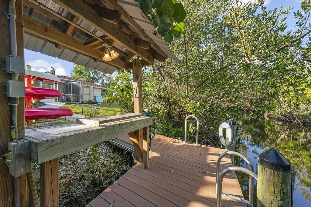 1056 S Yachtsman Drive Sanibel FL 33957