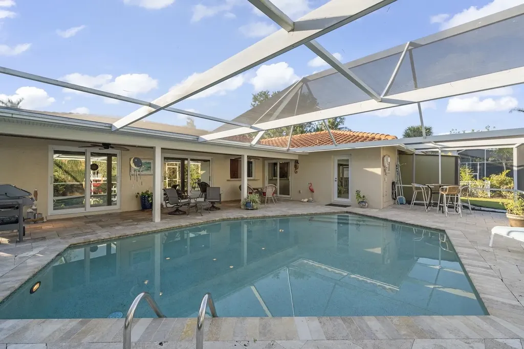1056 S Yachtsman Drive Sanibel FL 33957