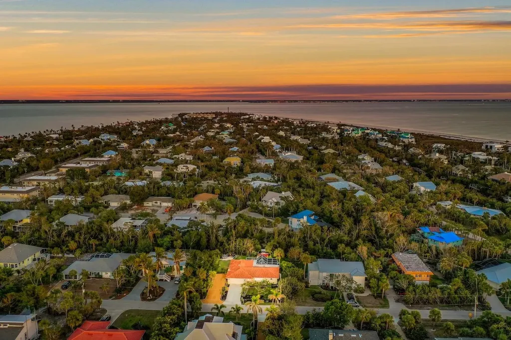 1056 S Yachtsman Drive Sanibel FL 33957