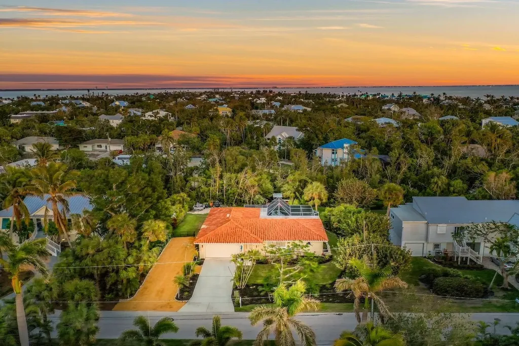 1056 S Yachtsman Drive Sanibel FL 33957