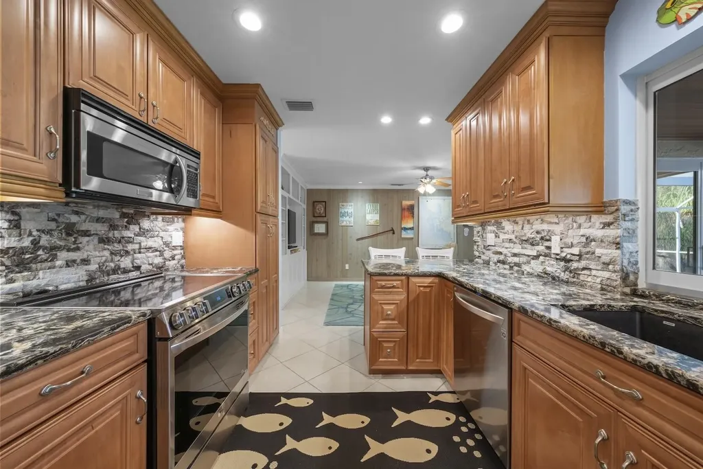 1056 S Yachtsman Drive Sanibel FL 33957