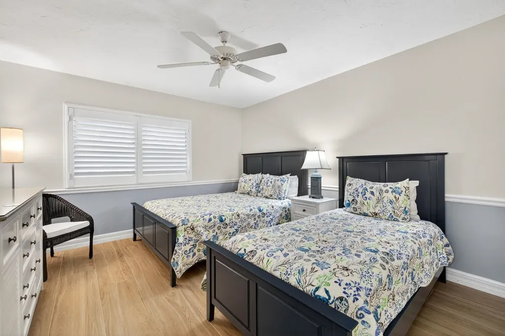 2445 W Gulf Drive Sanibel FL 33957