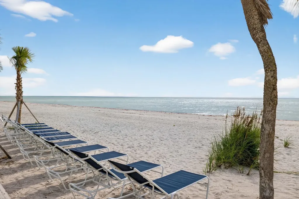 2445 W Gulf Drive Sanibel FL 33957