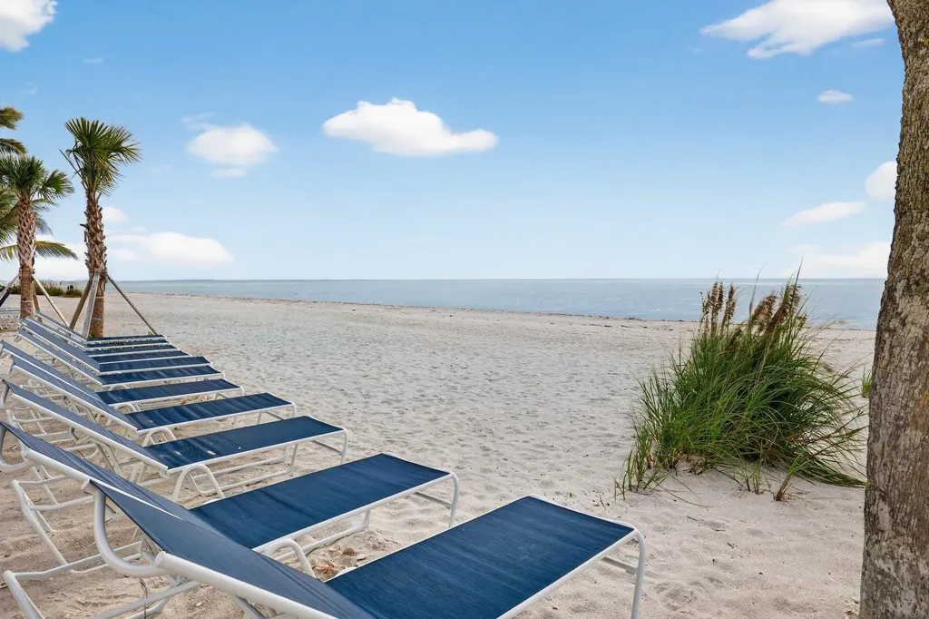 2445 W Gulf Drive Sanibel FL 33957