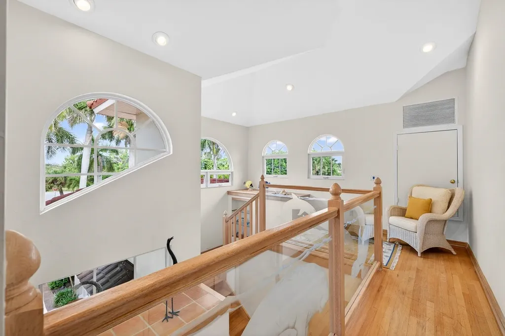 819 Tulip Lane Sanibel FL 33957