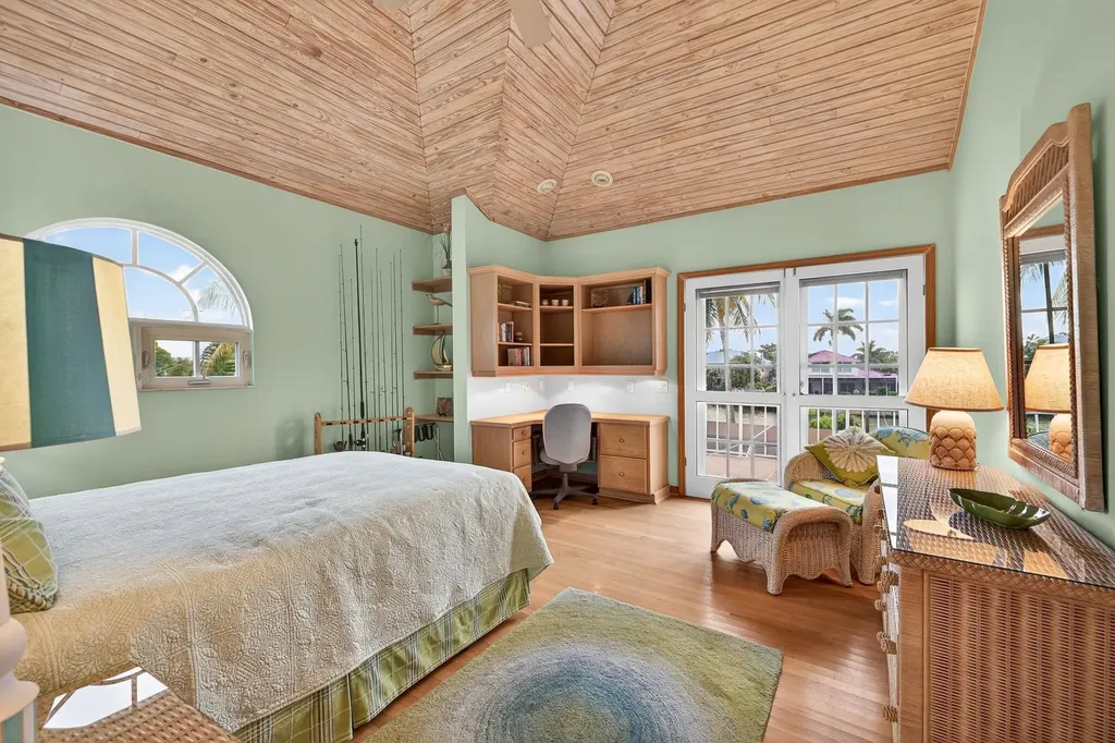 819 Tulip Lane Sanibel FL 33957