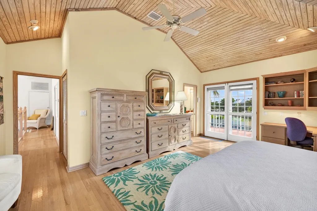 819 Tulip Lane Sanibel FL 33957