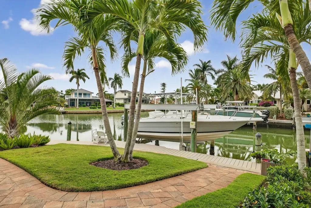 819 Tulip Lane Sanibel FL 33957