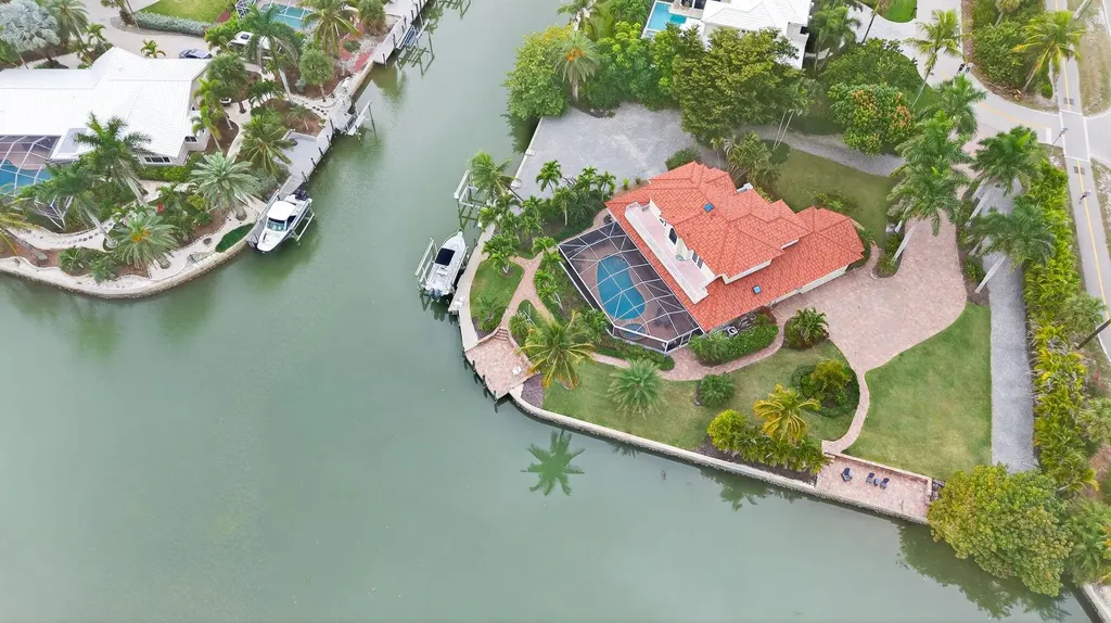 819 Tulip Lane Sanibel FL 33957