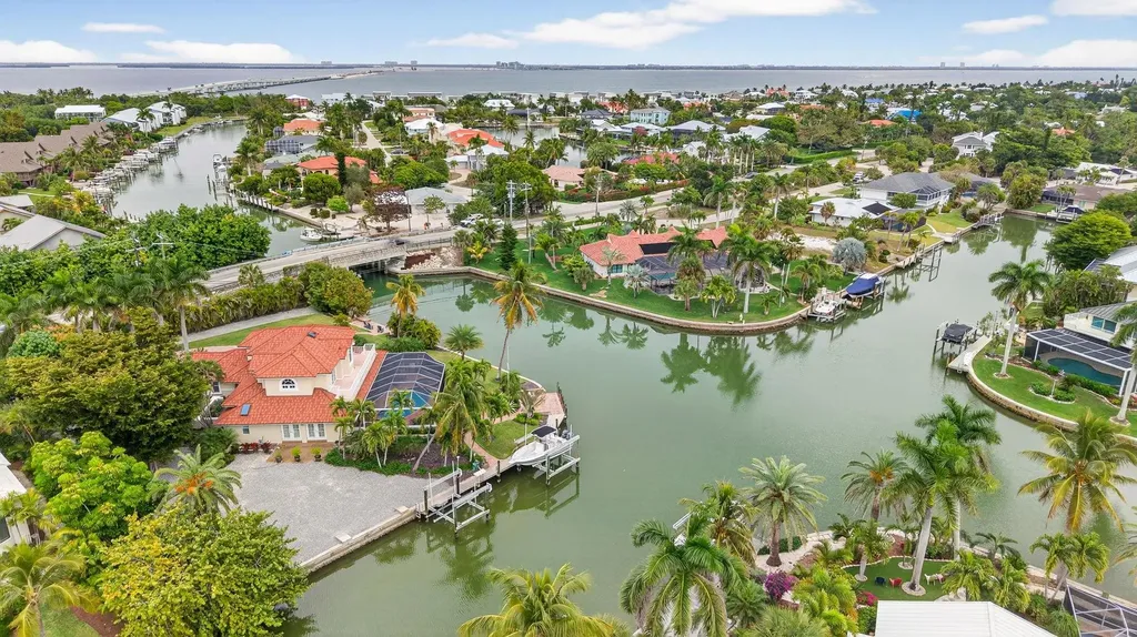 819 Tulip Lane Sanibel FL 33957