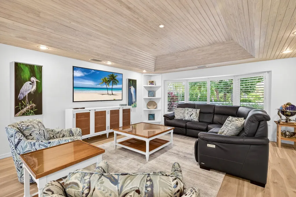 819 Tulip Lane Sanibel FL 33957