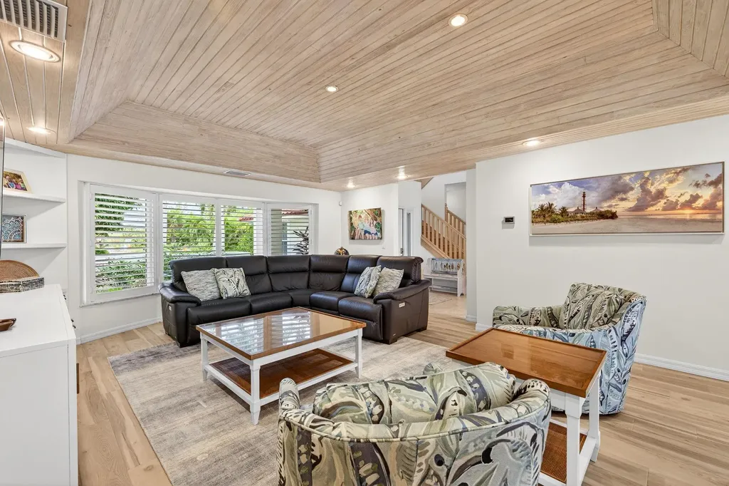 819 Tulip Lane Sanibel FL 33957