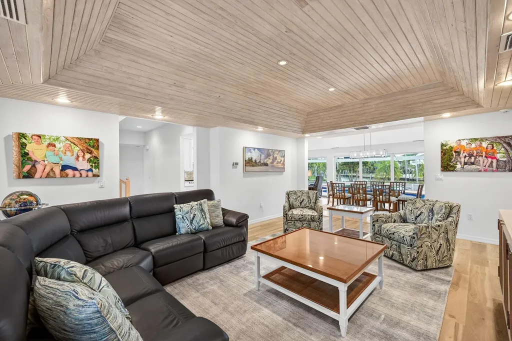 819 Tulip Lane Sanibel FL 33957