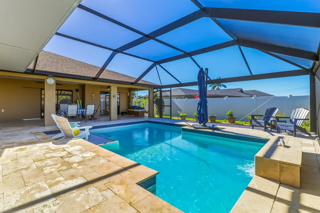 1425 SE 21st Terrace Cape Coral FL 33990