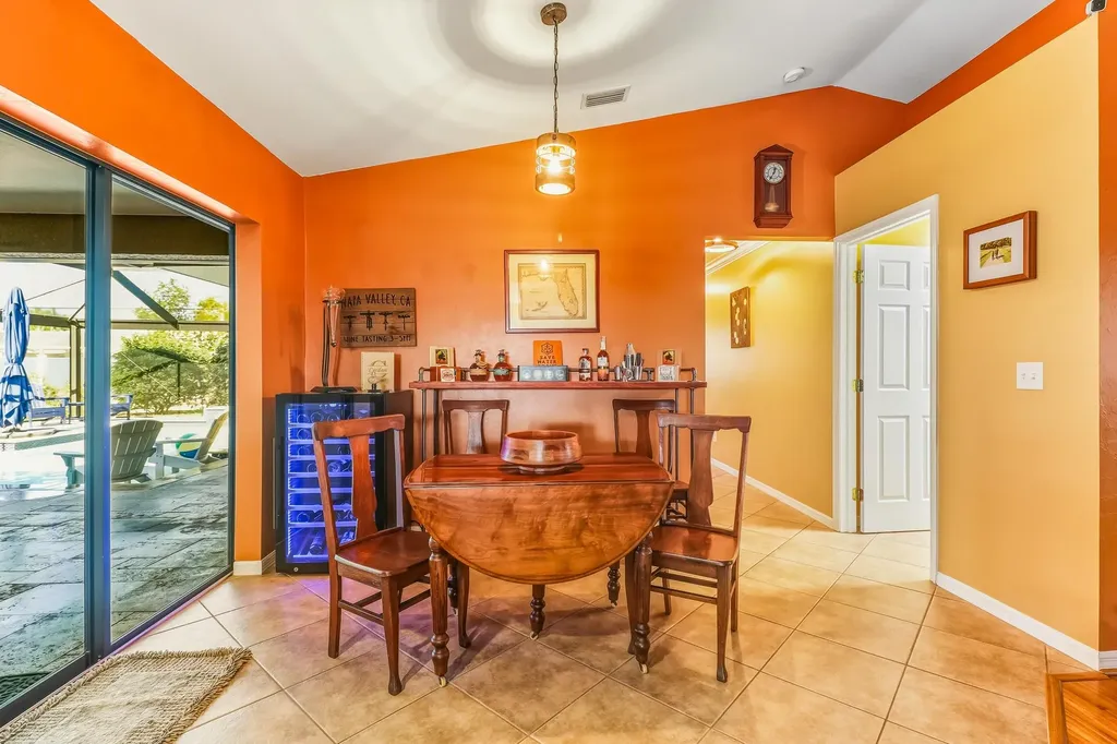 1425 SE 21st Terrace Cape Coral FL 33990