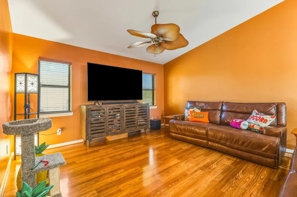 1425 SE 21st Terrace Cape Coral FL 33990