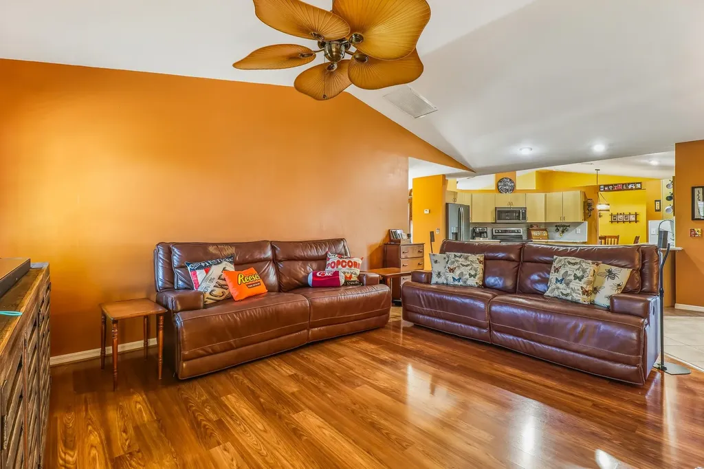 1425 SE 21st Terrace Cape Coral FL 33990