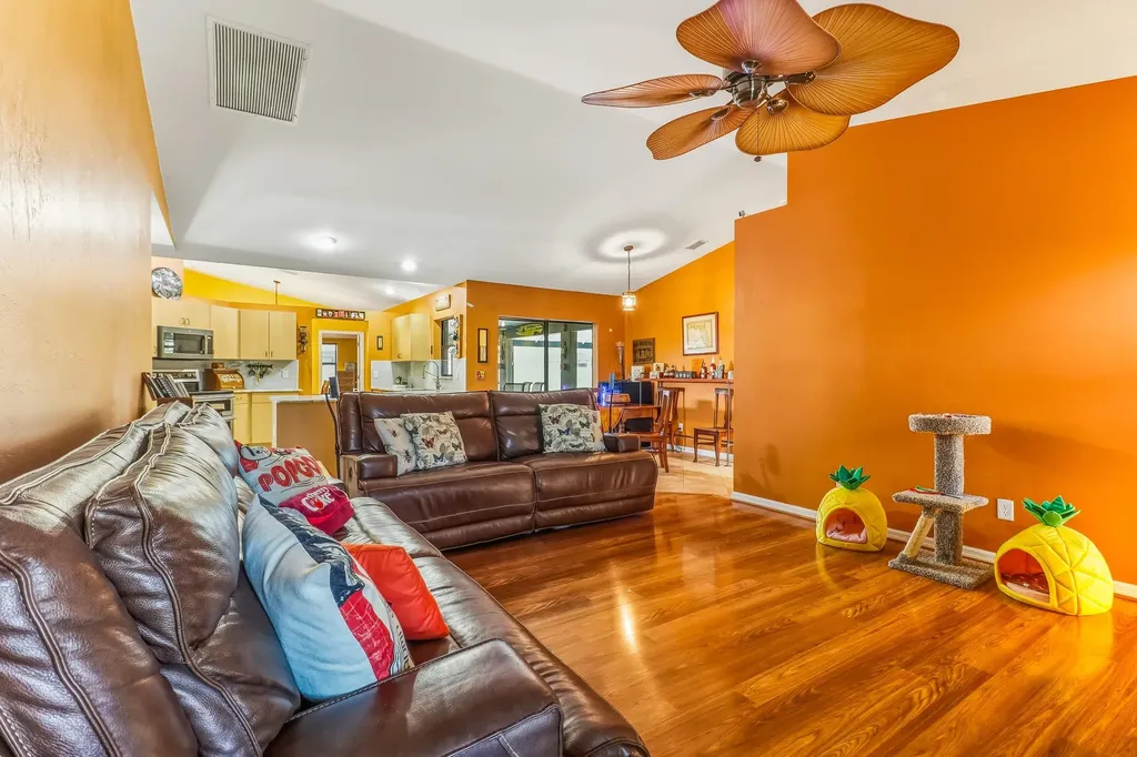 1425 SE 21st Terrace Cape Coral FL 33990