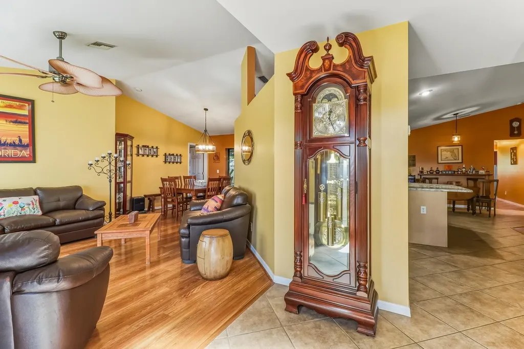 1425 SE 21st Terrace Cape Coral FL 33990