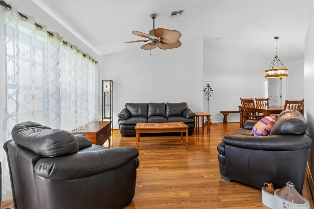 1425 SE 21st Terrace Cape Coral FL 33990