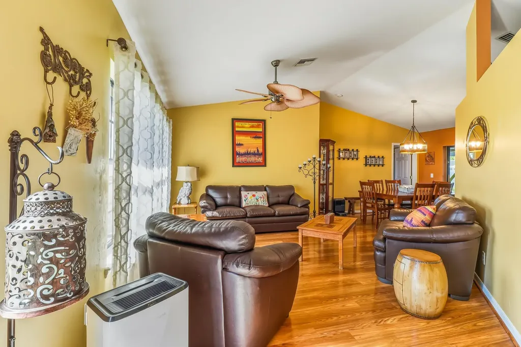 1425 SE 21st Terrace Cape Coral FL 33990