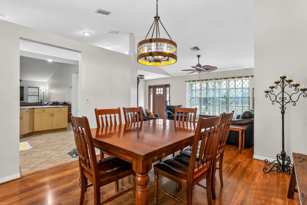 1425 SE 21st Terrace Cape Coral FL 33990