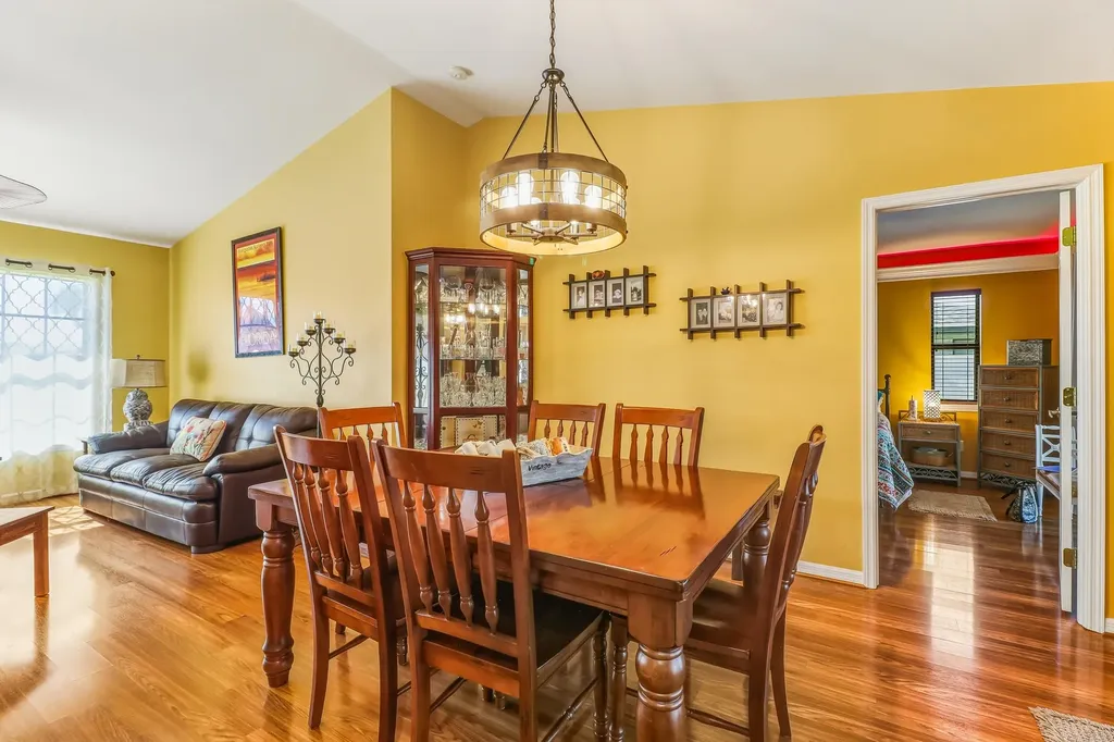 1425 SE 21st Terrace Cape Coral FL 33990