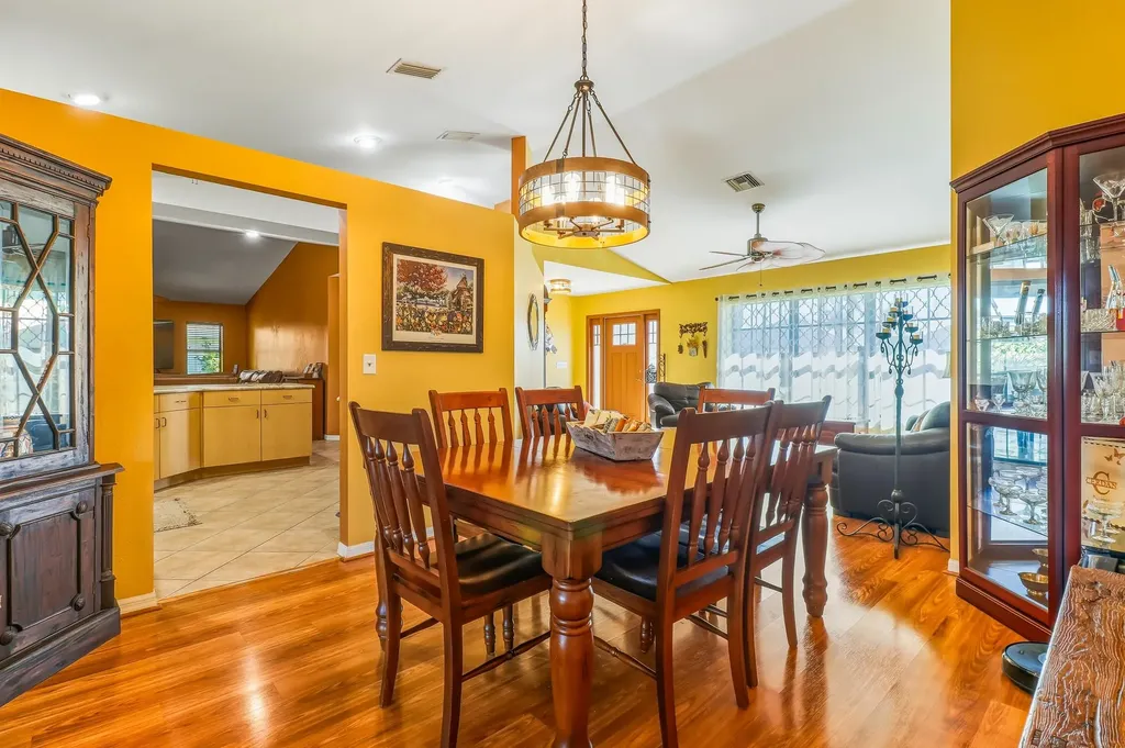 1425 SE 21st Terrace Cape Coral FL 33990