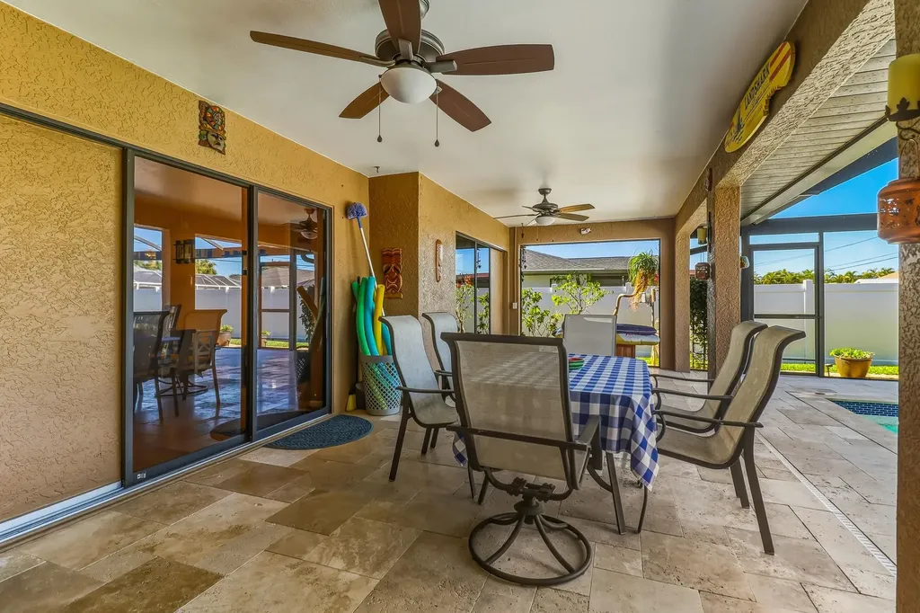 1425 SE 21st Terrace Cape Coral FL 33990