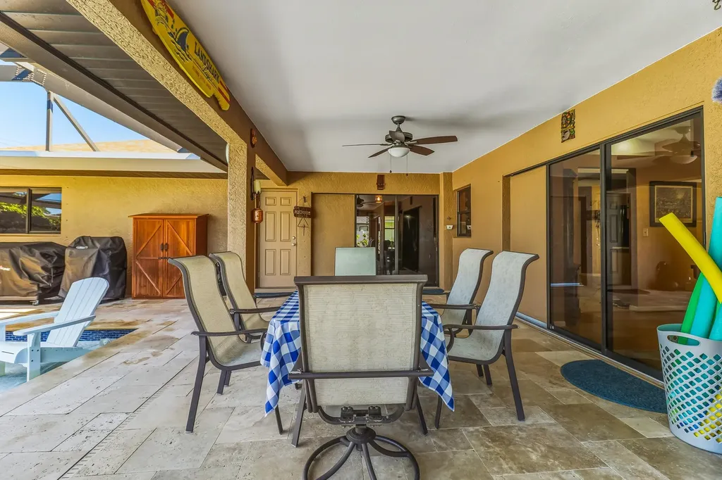 1425 SE 21st Terrace Cape Coral FL 33990