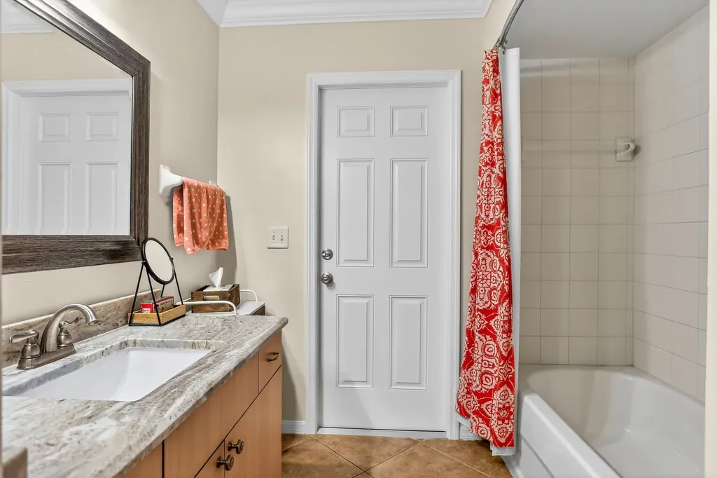 1425 SE 21st Terrace Cape Coral FL 33990