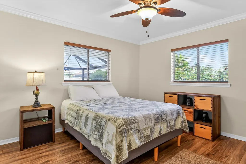 1425 SE 21st Terrace Cape Coral FL 33990