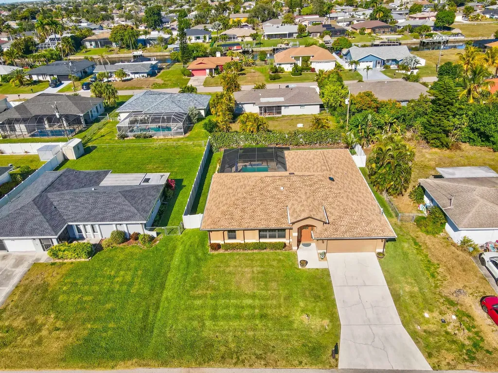 1425 SE 21st Terrace Cape Coral FL 33990