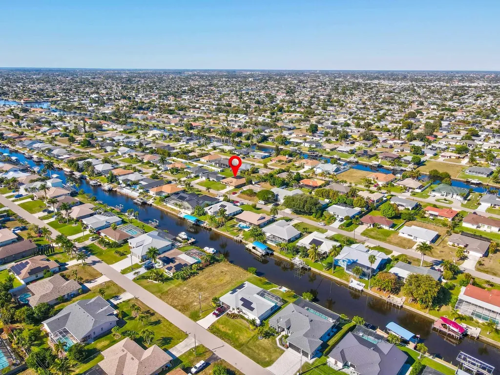 1425 SE 21st Terrace Cape Coral FL 33990