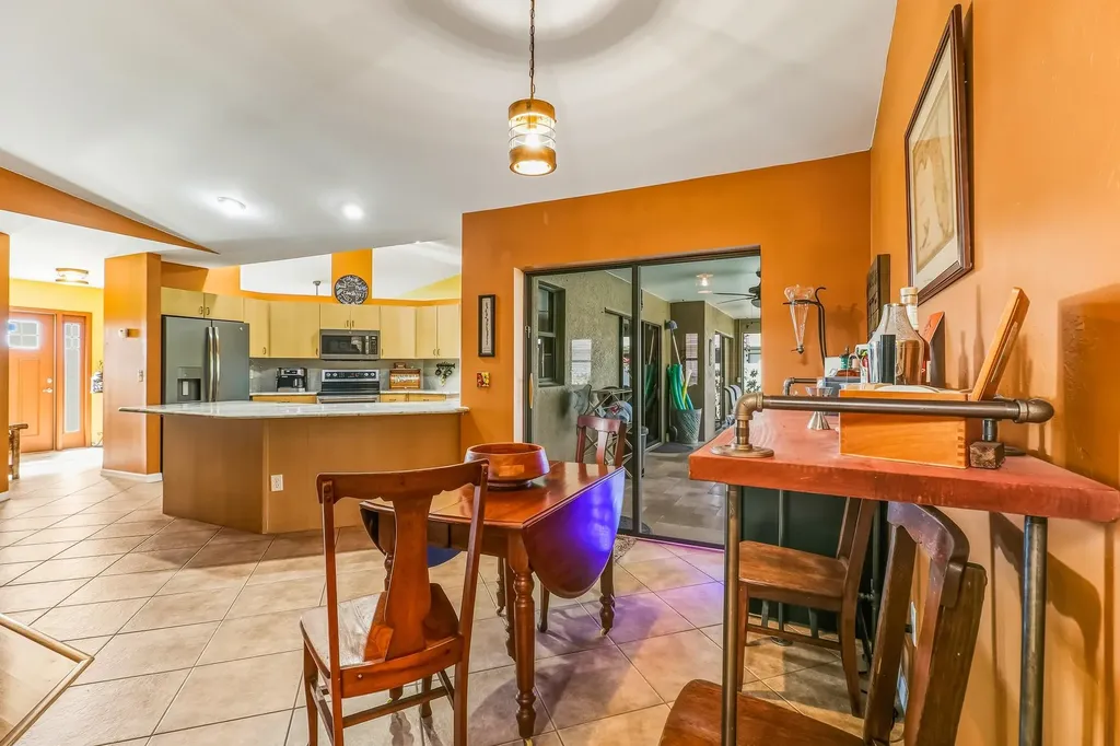 1425 SE 21st Terrace Cape Coral FL 33990