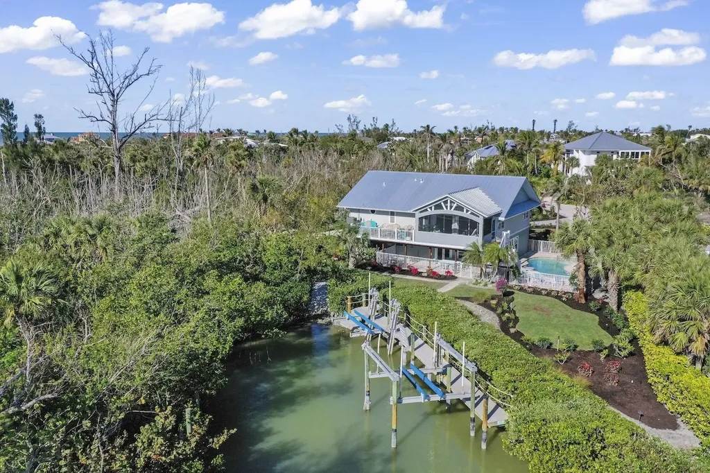 6407 Pine Avenue Sanibel FL 33957
