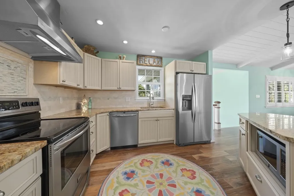 6407 Pine Avenue Sanibel FL 33957