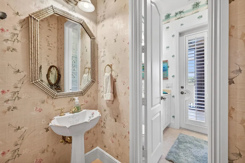 1490 Middle Gulf Drive Sanibel FL 33957