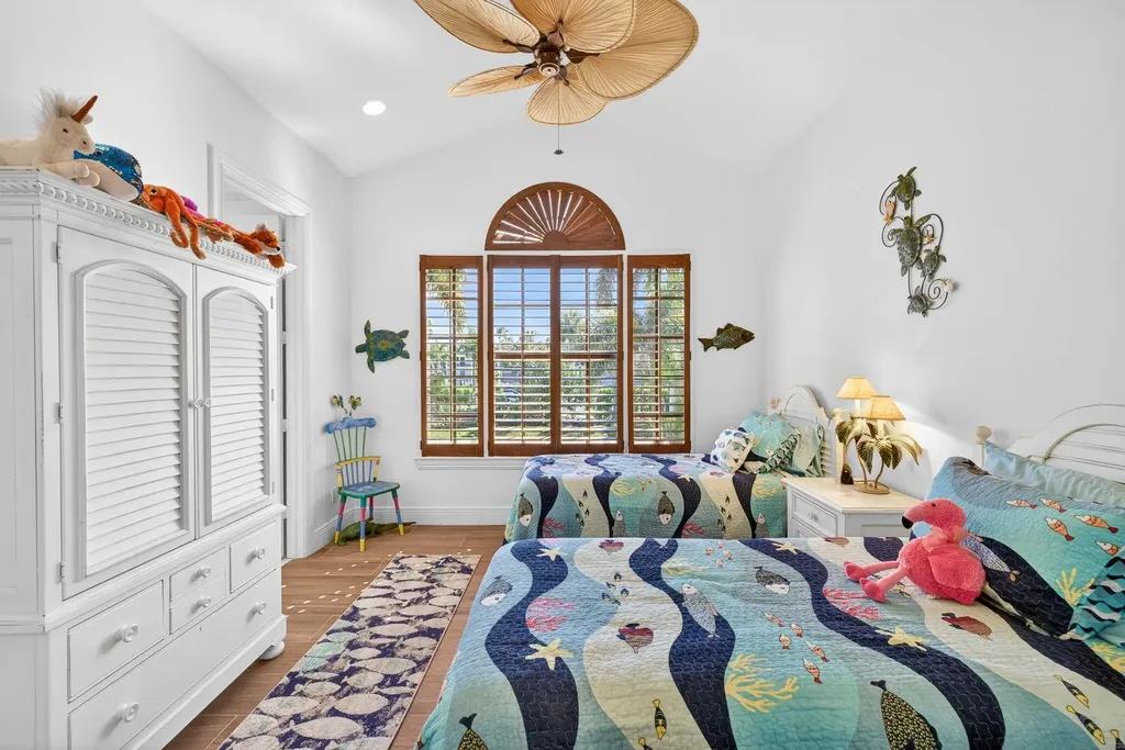 1490 Middle Gulf Drive Sanibel FL 33957