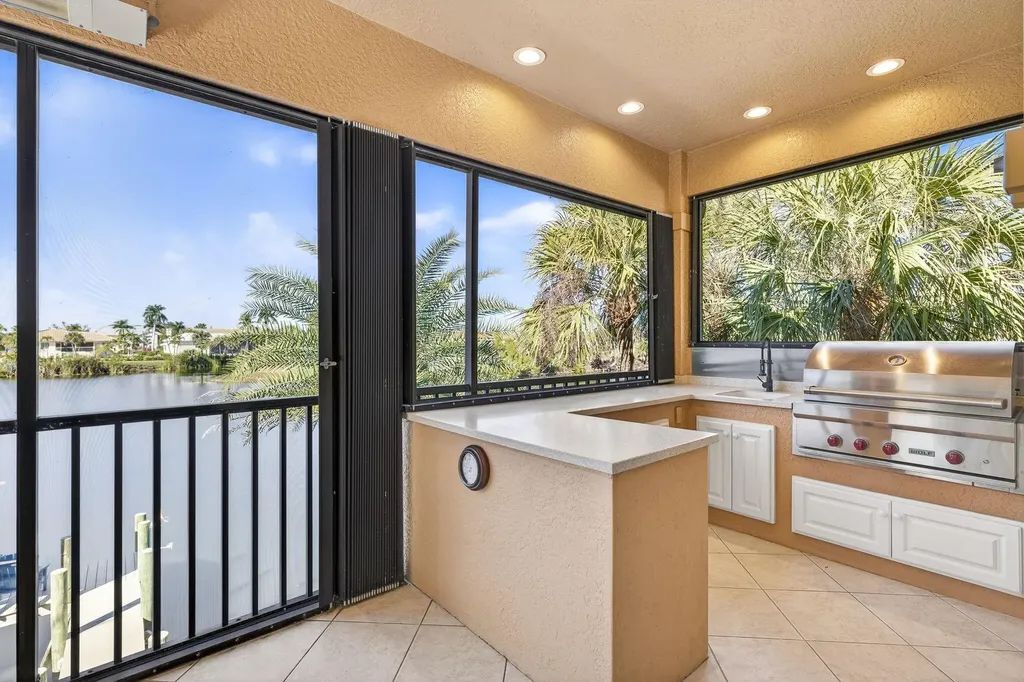 1490 Middle Gulf Drive Sanibel FL 33957