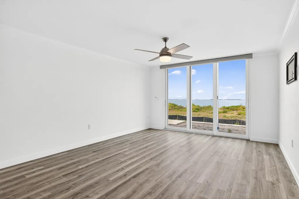 200 Periwinkle Way Sanibel FL 33957