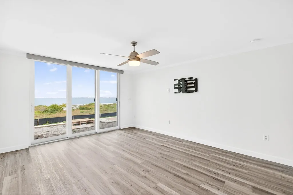 200 Periwinkle Way Sanibel FL 33957